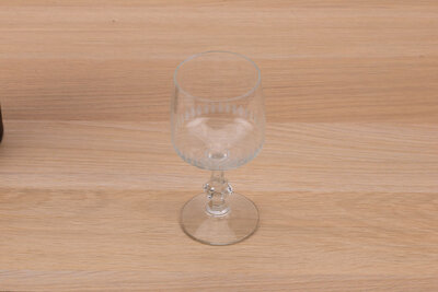 5 grands verres à vin ou à eau, contenance de 23 cl