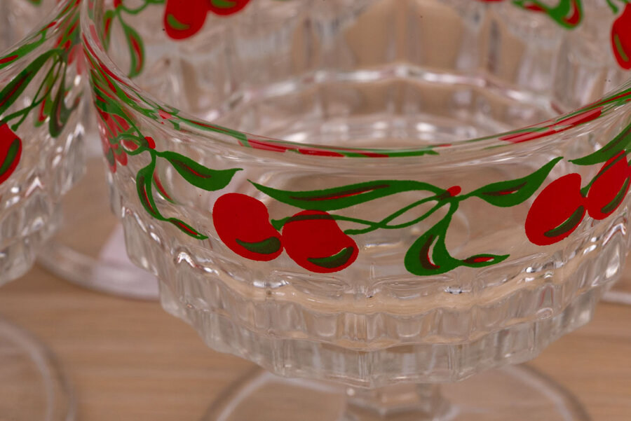 6 coupes en verre motif cerise 