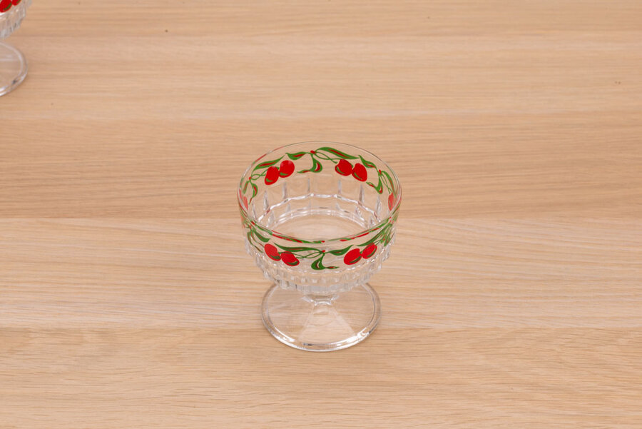 6 coupes en verre vintage aux motifs cerises