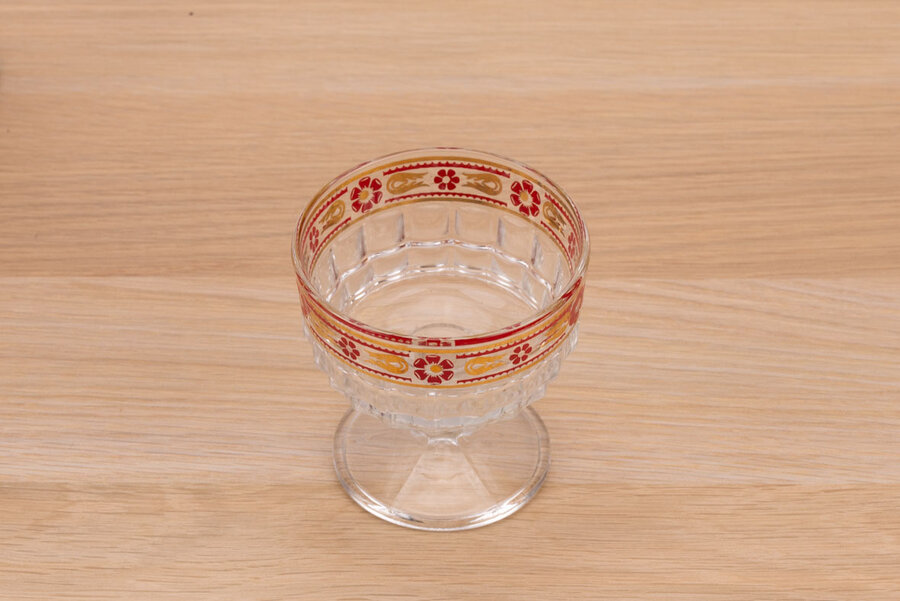 6 coupes en verre aux motifs floraux