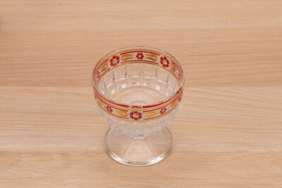 6 coupes en verre aux motifs floraux