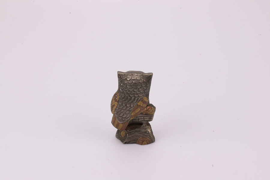 Figurine d'un hibou en bronze argenté, doré et cuivré