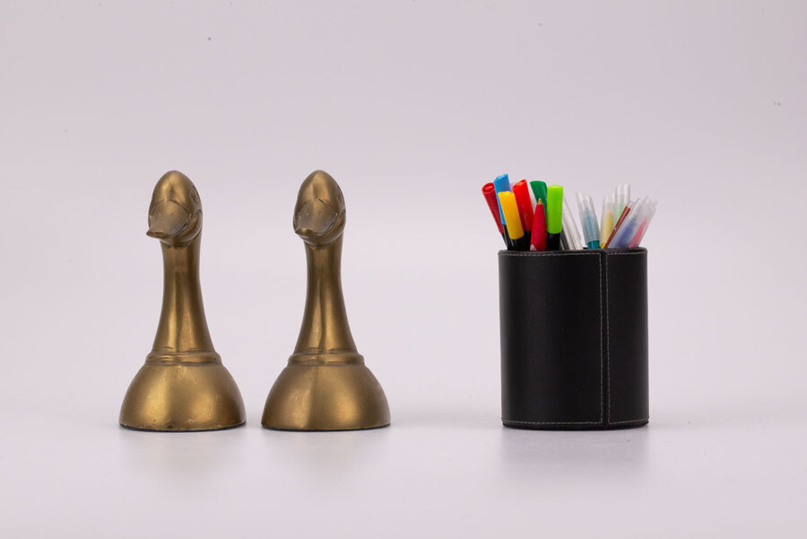 Paire de serre-livres en laiton