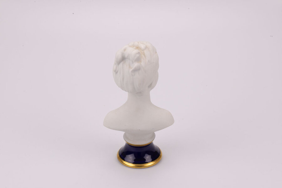 Buste en biscuit de Limoges par Tharaud