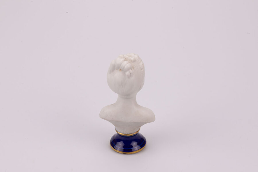 Buste de Louise Brongniart en biscuit Limoges