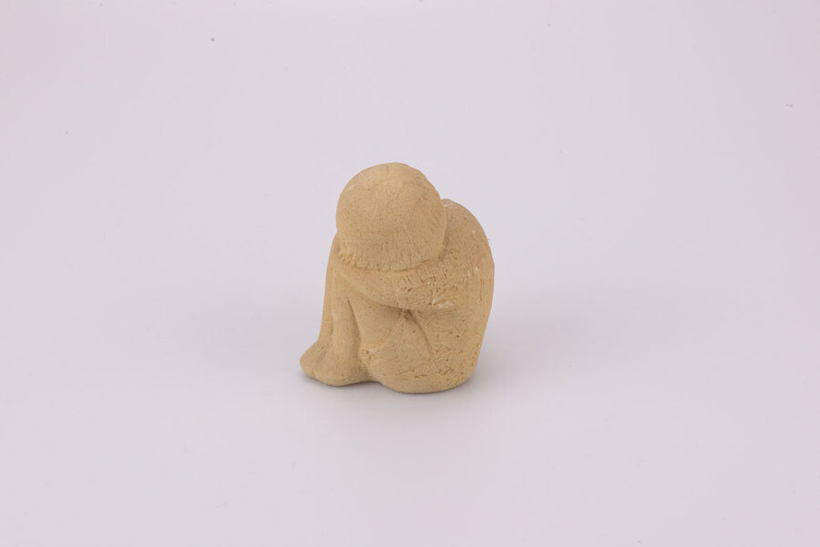 Figurine fille assise Marbell Stone Art