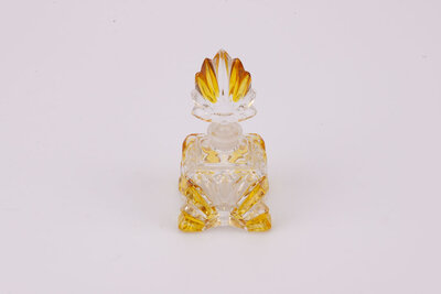 Flacon de parfum en verre et verre teinté jaune