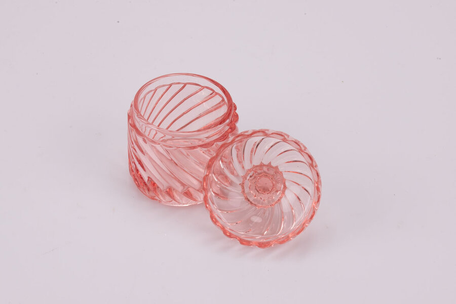 Petite boite rose en verre