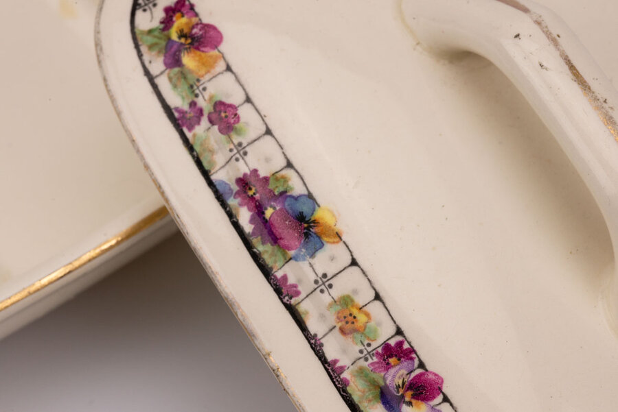 Porte-savon vintage en faïence de chez Boch