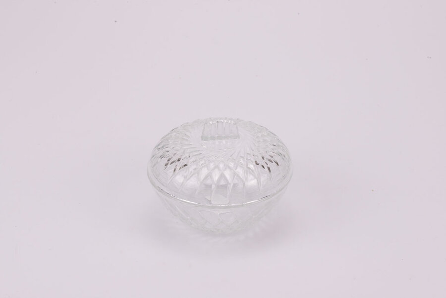 Bonbonnière vintage en verre fabriquée en France.