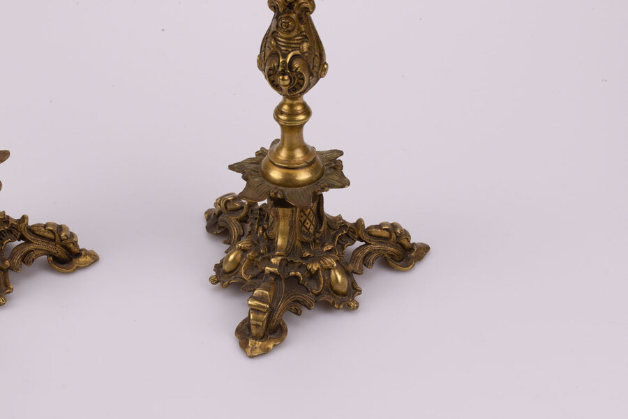 Candélabre en bronze datant probablement de la fin du XIXème siècle, de style iconoclaste