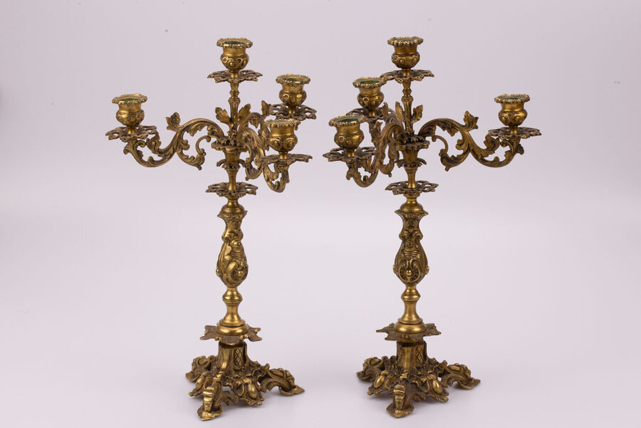 Candélabre en bronze datant probablement de la fin du XIXème siècle, de style iconoclaste