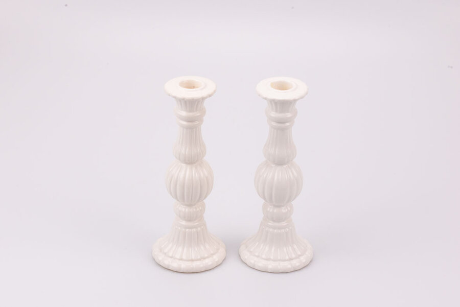 2 Chandeliers blancs élégants et épurés