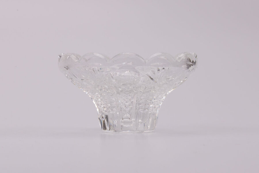 Bougeoir en verre cristallin taillé