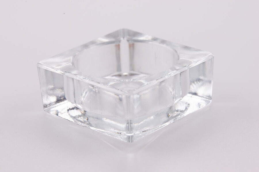 Petit bougeoir en verre en forme cubique pour y déposer vos petites bougies