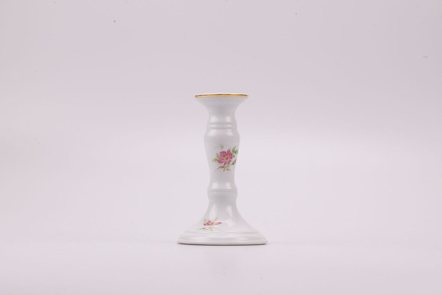 Bougeoir motif floral en porcelaine de Limoges Bougeoir motif floral en porcelaine de Limoges
