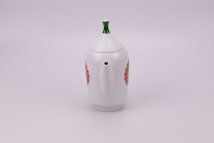 Théière vintage en porcelaine de la manufacture Winterling en Bavière