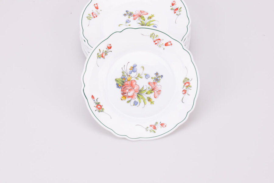 Set de 6 assiettes à dessert vintage en opaline de chez Arcopal 