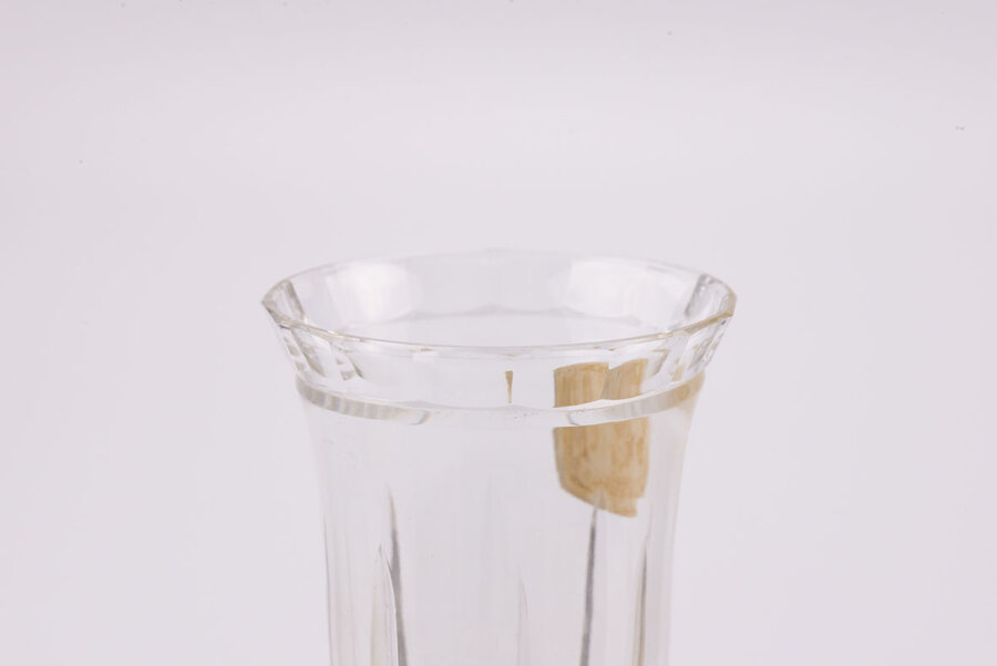 Élégant vase vintage allongé en cristal de Saint Lambert en Belgique