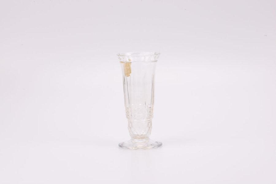 Élégant vase vintage allongé en cristal de Saint Lambert en Belgique