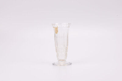 Élégant vase vintage allongé en cristal de Saint Lambert en Belgique
