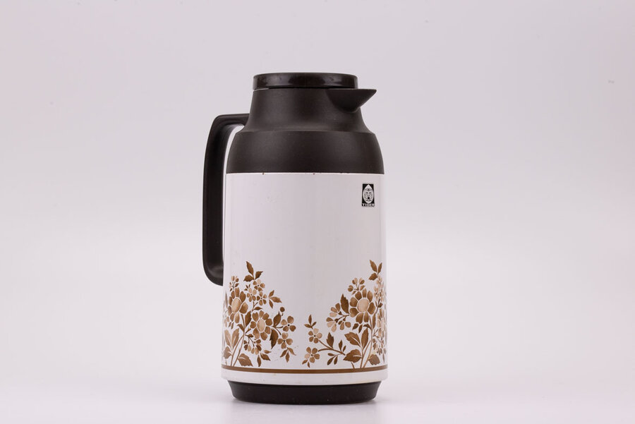 Thermos vintage blanc et noir de chez Tiger en provenance du Japon avec un motif de fleurs rouges