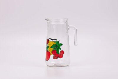 Carafe à eau vintage en verre d'Italie avec un motif de fruits