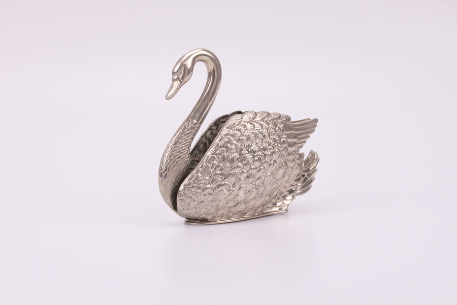 Magnifique cygne servant de porte-serviettes ou de porte-lettres de la marque Godinger AP Zinc des années 1984 porte lettre ou serviette de la marque Godinger AP Zinc 1984 en Italie.