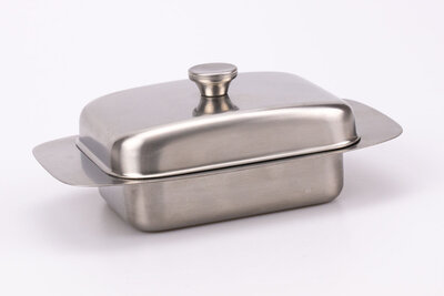 Beurrier intact en inox 18/10 conçu par la manufacture Alessi Fratelli en Italie