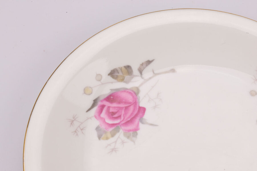 Assiette à dessert vintage en porcelaine de chez Chodziez Poland