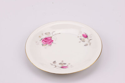 Assiette à dessert vintage en porcelaine de chez Chodziez Poland