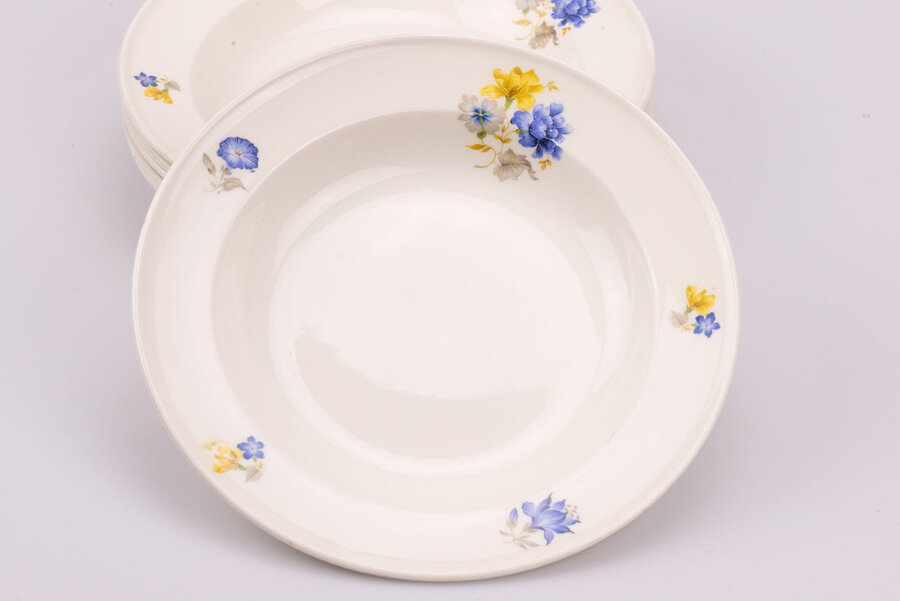 Set de 6 assiettes vintage en porcelaine de chez Petrus Regout