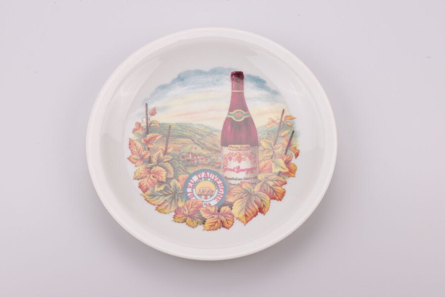 Assiette à fromage vintage en faïence de chez Bareuter Bavaria avec un dessin de vin de région