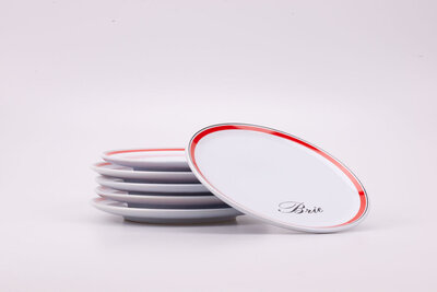 Set d'assiettes à fromage en porcelaine empilées