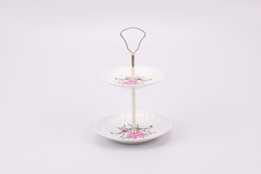 Présentoir à étages vintage en porcelaine Lourioux dans le Berry
