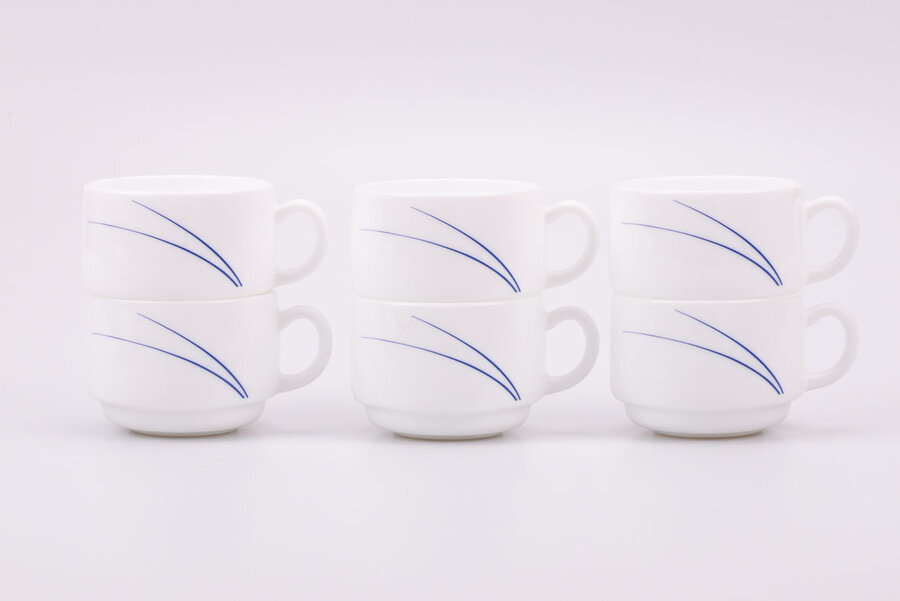 Tasses à café vintage en verre blanc de Arc France