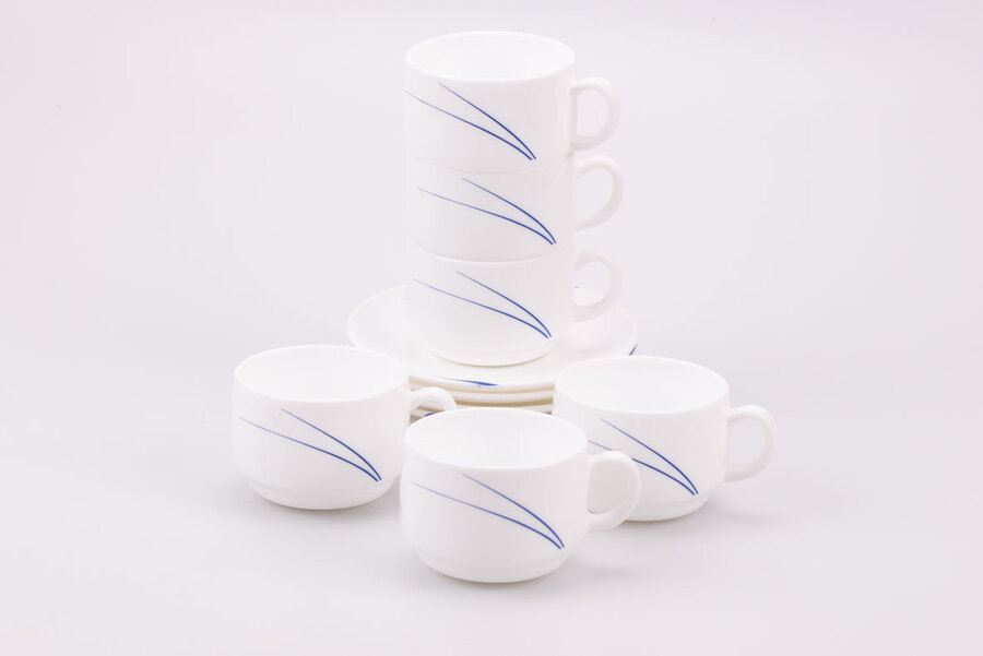 Tasses à café vintage en verre blanc de Arc France