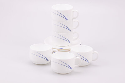 Tasses à café vintage en verre blanc de Arc France