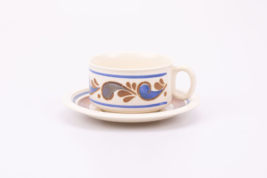 Tasse à café et sous-tasse vintage en céramique de chez Boch Keramis