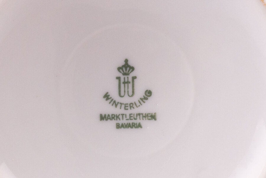 Sous-tasse retournée pour montrer la signature de Winterling Bavaria