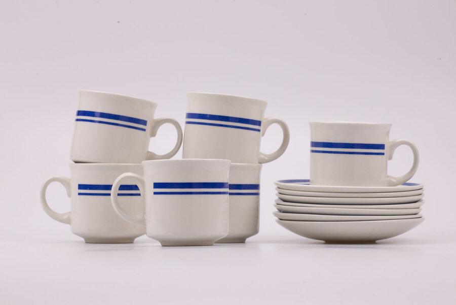 Tasse à café et sous-tasse vintage en porcelaine Churchill d'Angleterre