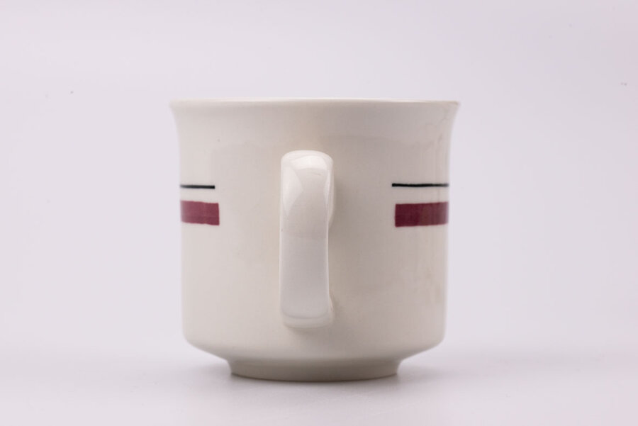 Tasse à café en porcelaine de la manufacture Churchill de taille moyenne