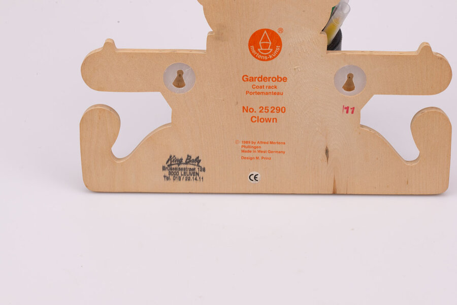 Porte-manteau fabriqué en 1989 par Alfred Mertens à Pfullingen (Allemagne).
