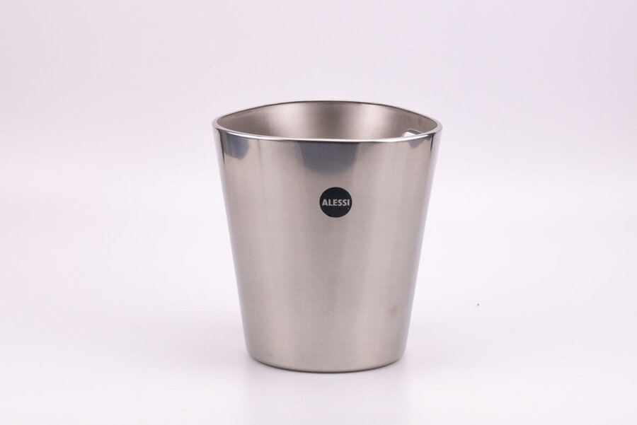 Seau à glaçons en inox avec un poignée intégrée du début des années 2000