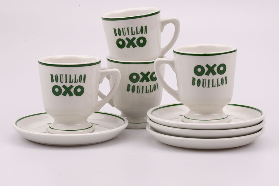 4 anciennes tasses et sous-tasses  publicitaires pour le Bouillon Oxo de la Compagnie Liebig.