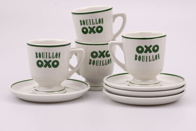 4 anciennes tasses et sous-tasses  publicitaires pour le Bouillon Oxo de la Compagnie Liebig.