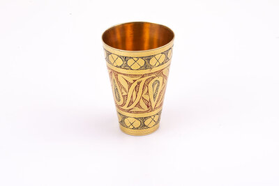 Verre indien en laiton ciselé