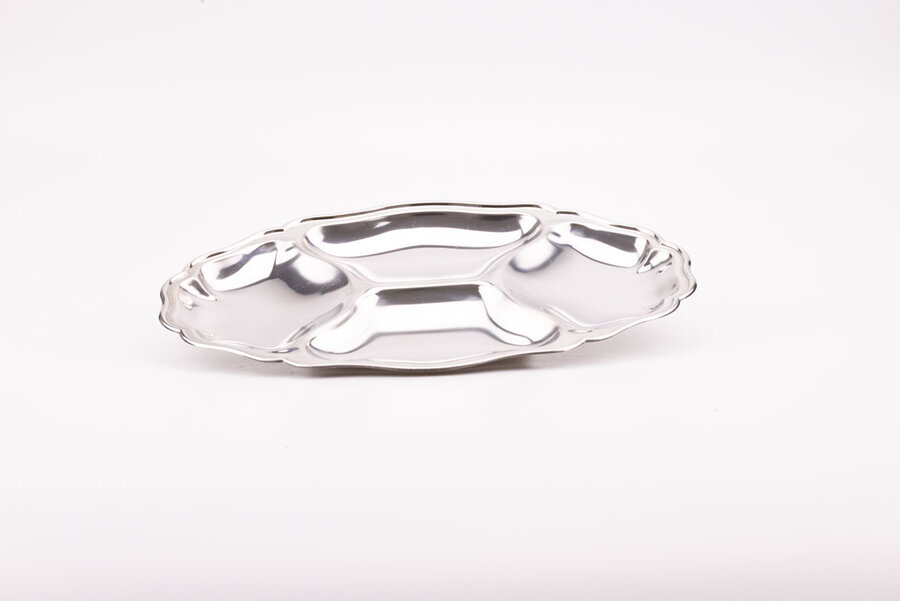 Joli plat à apéro à 4 compartiments en inox 18.