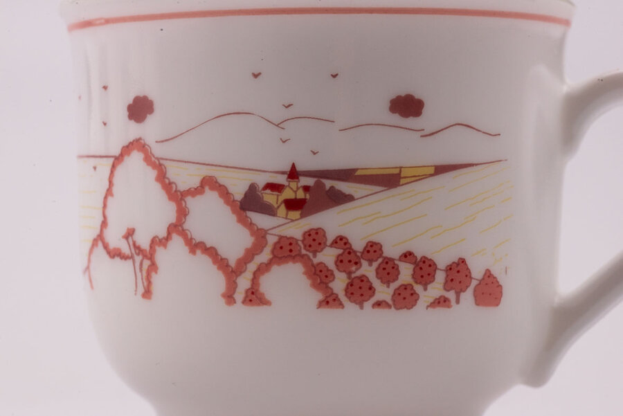 7 tasses rose et soucoupes Arcopal 
