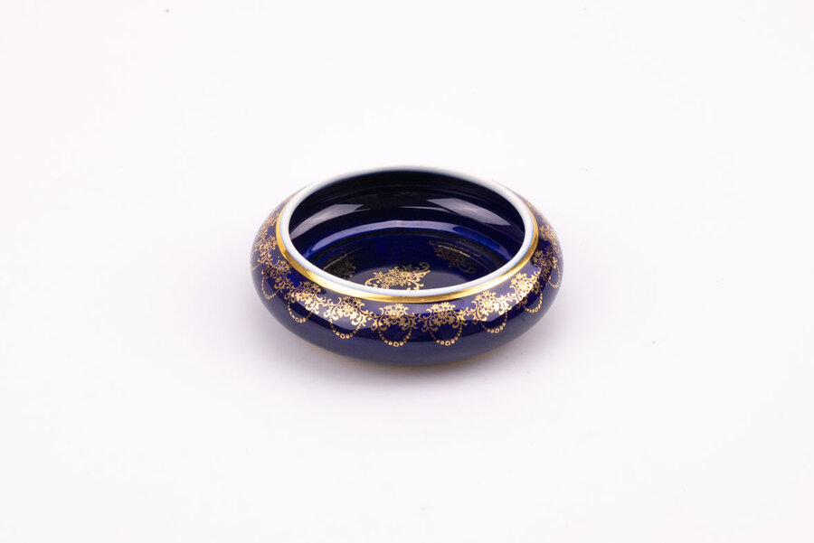 Vide-poche bleu cobalt et doré en porcelaine fabriqué et décoré à Limoges 
